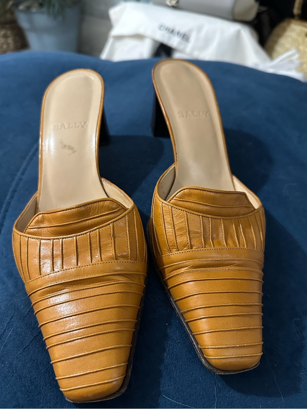 Bally Women's Tan Leather Mules GUC
